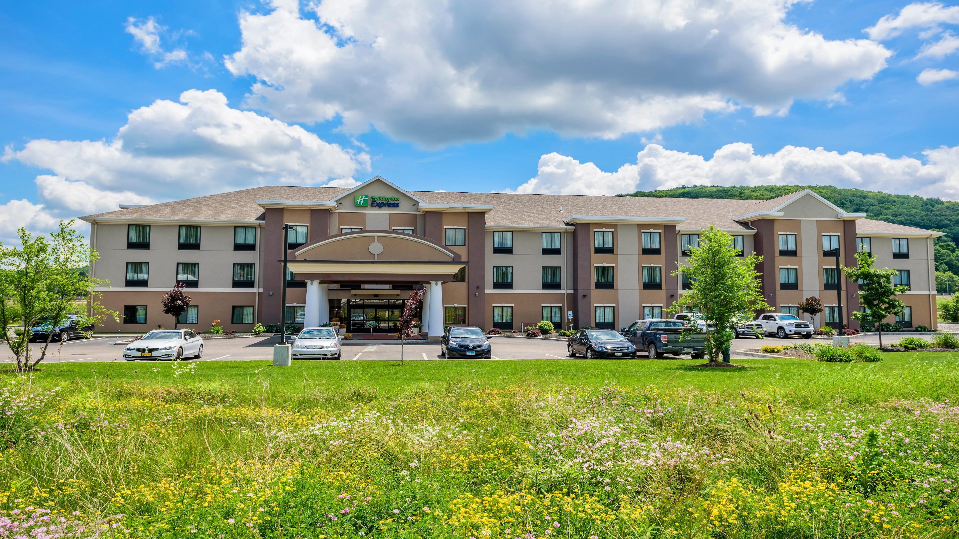 Holiday Inn Express And Suites - Bradford By Ihg Eksteriør bilde